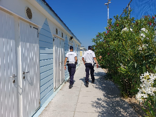 Falconara – Weekend di controlli, 7 sanzioni per alcolici in spiaggia